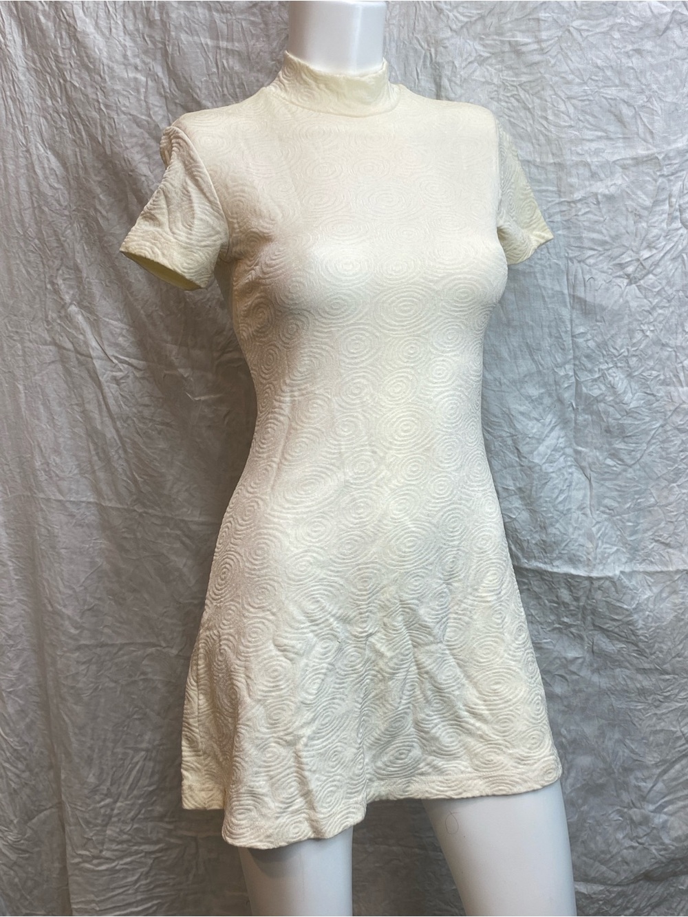 Vintage 90s La Belle Fashions Inc Classic Cream Short-Sleeve Mini Dress